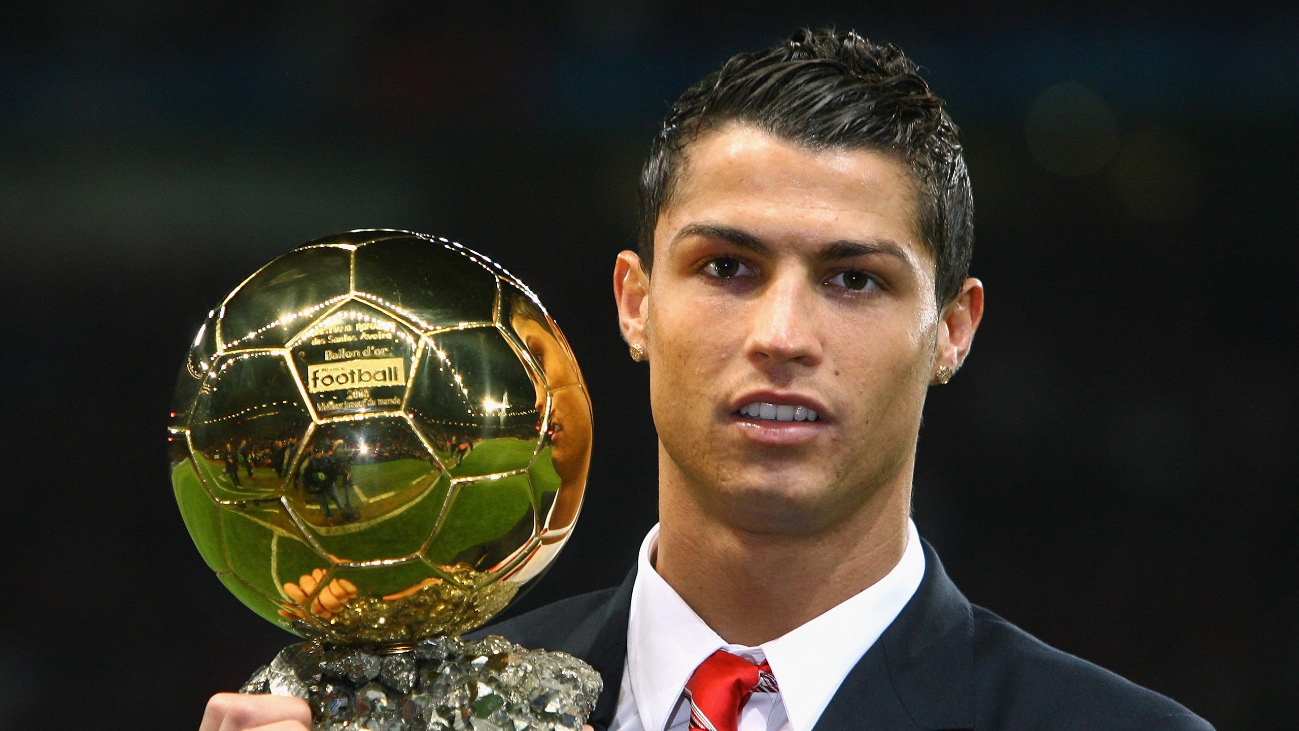 波兰队的未来：如何通过国际比赛积累经验，提升自信心，波兰队实力如何