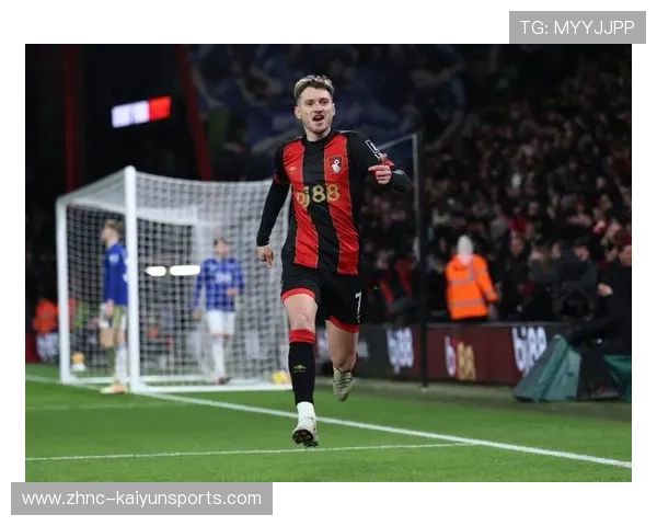 伯恩茅斯逆转埃弗顿，保级大战再添悬念，伯恩茅斯主帅